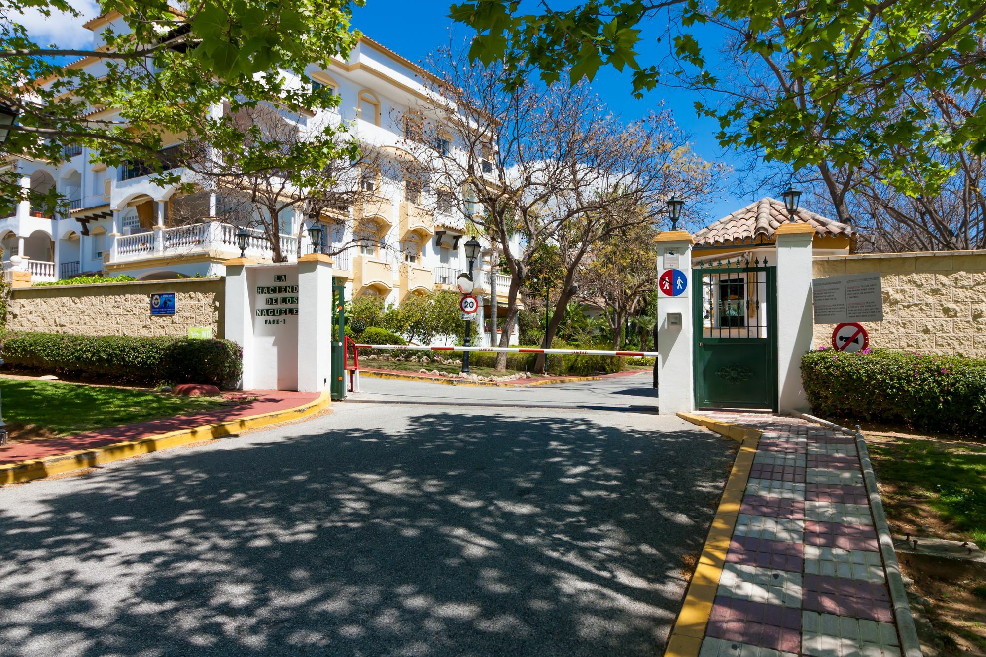 Appartement Duplex Azalea Golden Mile Canovas